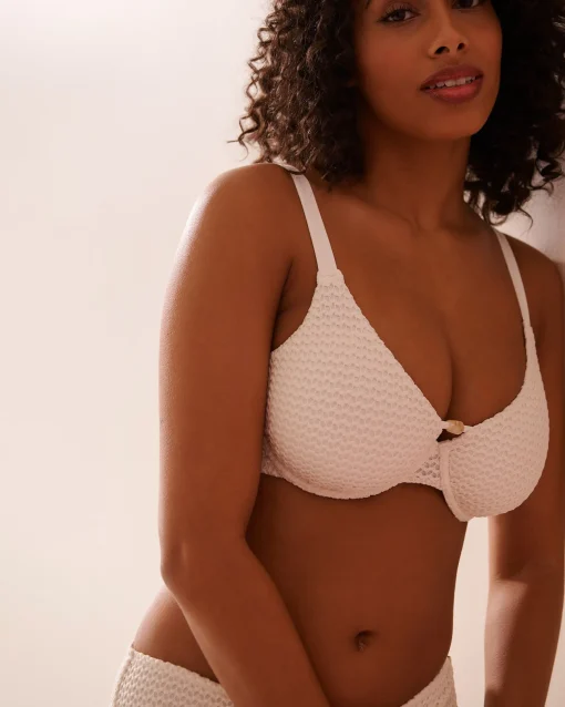 la Vie en Rose Texture Play|On Neutral Ground>Crochet D Cup Triangle Bikini Top Coconut Milk