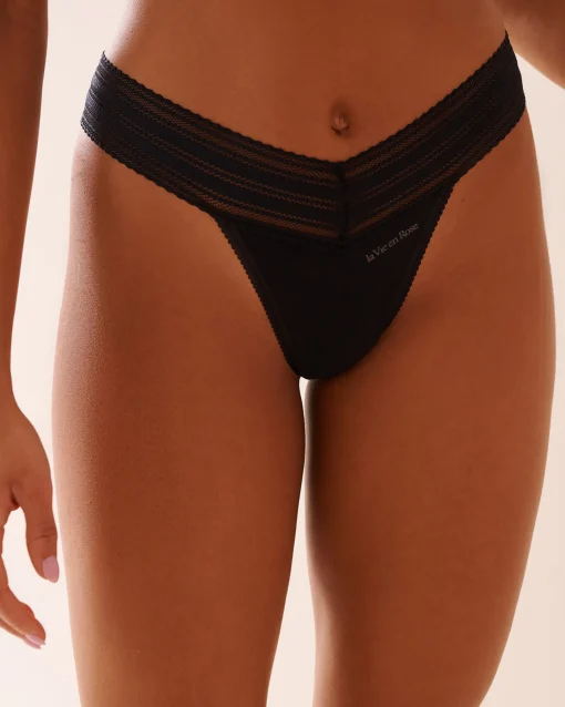 la Vie en Rose Cotton Panties|Thong>Cotton and V-cut Lace Band Thong Panty Black