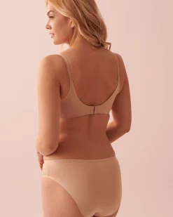 la Vie en Rose T-shirt Bras|Sleek Back></noscript>Lightly Lined Wireless Sleek Back Bra Latte