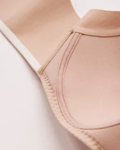 la Vie en Rose T-shirt Bras|Sleek Back></noscript>Lightly Lined Wireless Sleek Back Bra Latte