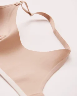 la Vie en Rose T-shirt Bras|Sleek Back></noscript>Lightly Lined Wireless Sleek Back Bra Latte