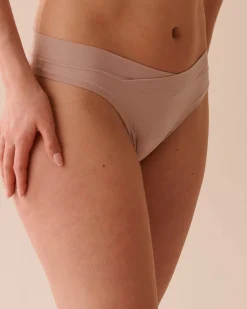 la Vie en Rose Thong>Perfect Fit Thong Panty Taupe