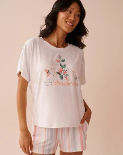 la Vie en Rose The Peachy Dream Collection|Tops>Rabbit & Strawberry Print Super Soft Loose Fit T-shirt White